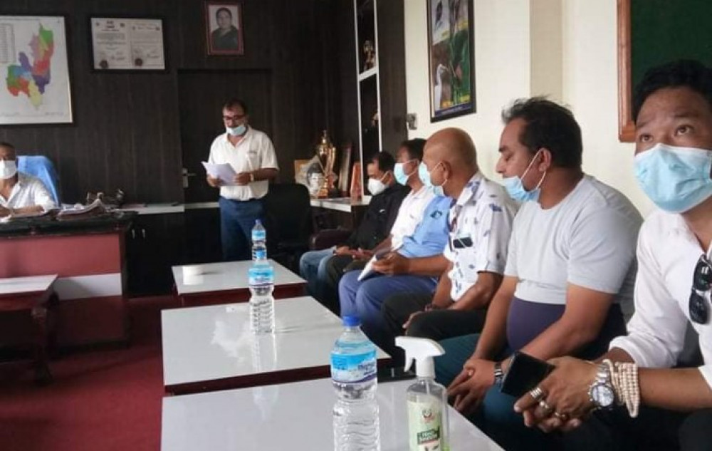 मेचीनगरका व्यवसायीद्वारा पसल खोल्ने घोषणा