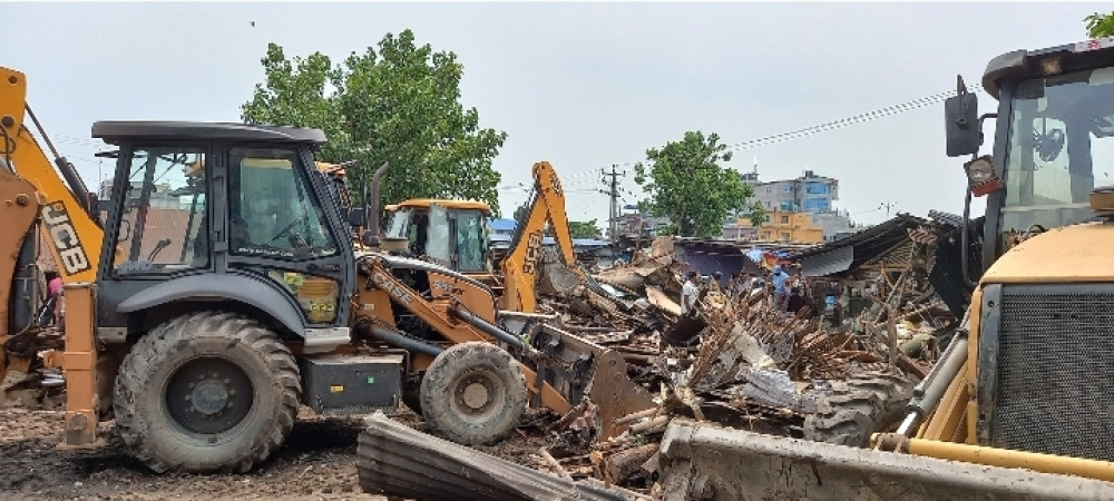 जब हटियामा डोजर चल्यो....