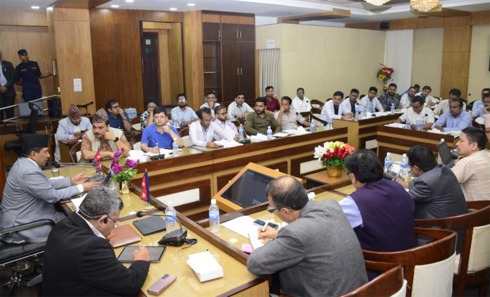स्वास्थ्यकर्मी कुट्नेलाई तीन बर्षभन्दा बढी सजाय हुने, स्वास्थ्यकर्मी आजबाट काममा फर्किने