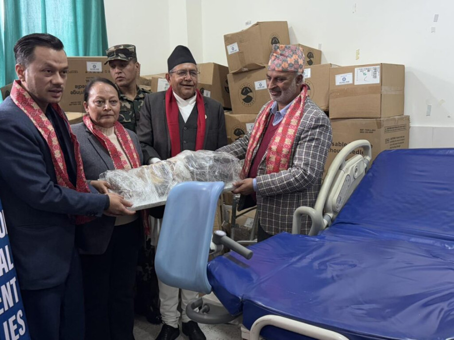 बिर्तामोड नगर अस्पताललाई दातृ निकायको सहयोग