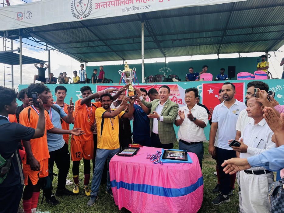 गणतन्त्र दिवसमा भएको मैत्रीपूर्ण फुटबलको उपाधि मजदुरलाई