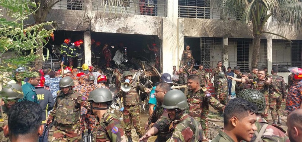 कलेजमाथि जहाज खस्दा एकको मृत्यु एक सय बढी घाइते