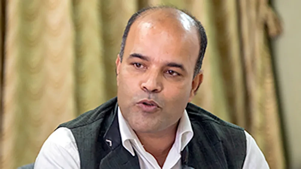 अमरेशकुमार सिंह रास्वपा प्रवेश गर्दै