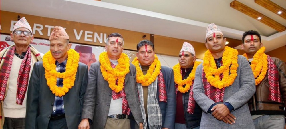 एमाले ओखलढुङ्गा अध्यक्षसहित ३८ जना नेकपामा प्रवेश