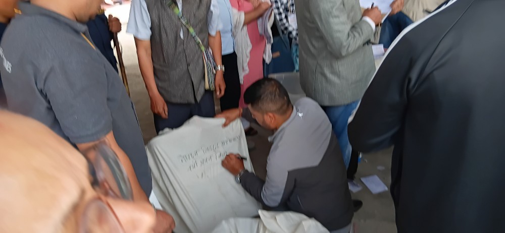 झापामा मतदान सकियो, मतपेटीका संकलन सुरु