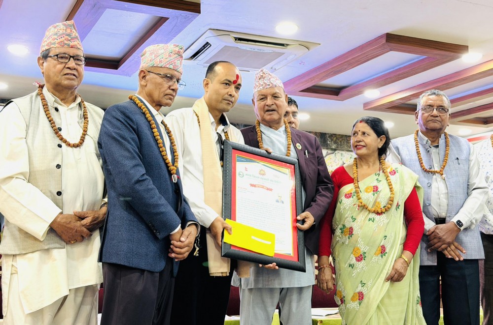 राष्ट्रिय सहकारी दिवसमा सम्पादक खड्का पुरस्कृत