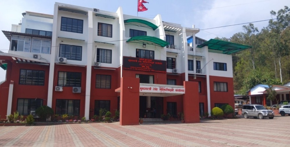 बागमती सरकारबाट एमालेका ६ मन्त्रीले दिए सामूहिक राजीनामा