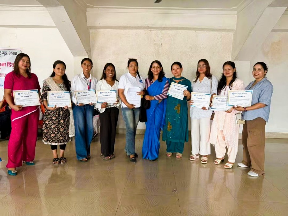 स्थापना दिवसमा नारी सञ्चार गृहद्वारा बाढी पीडितलाई सहयोग र सञ्चारकर्मीलाई लेखनवृत्ति