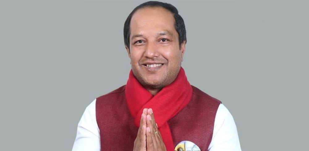 नवनियुक्त उद्योग मन्त्री साहले लिए सपथ